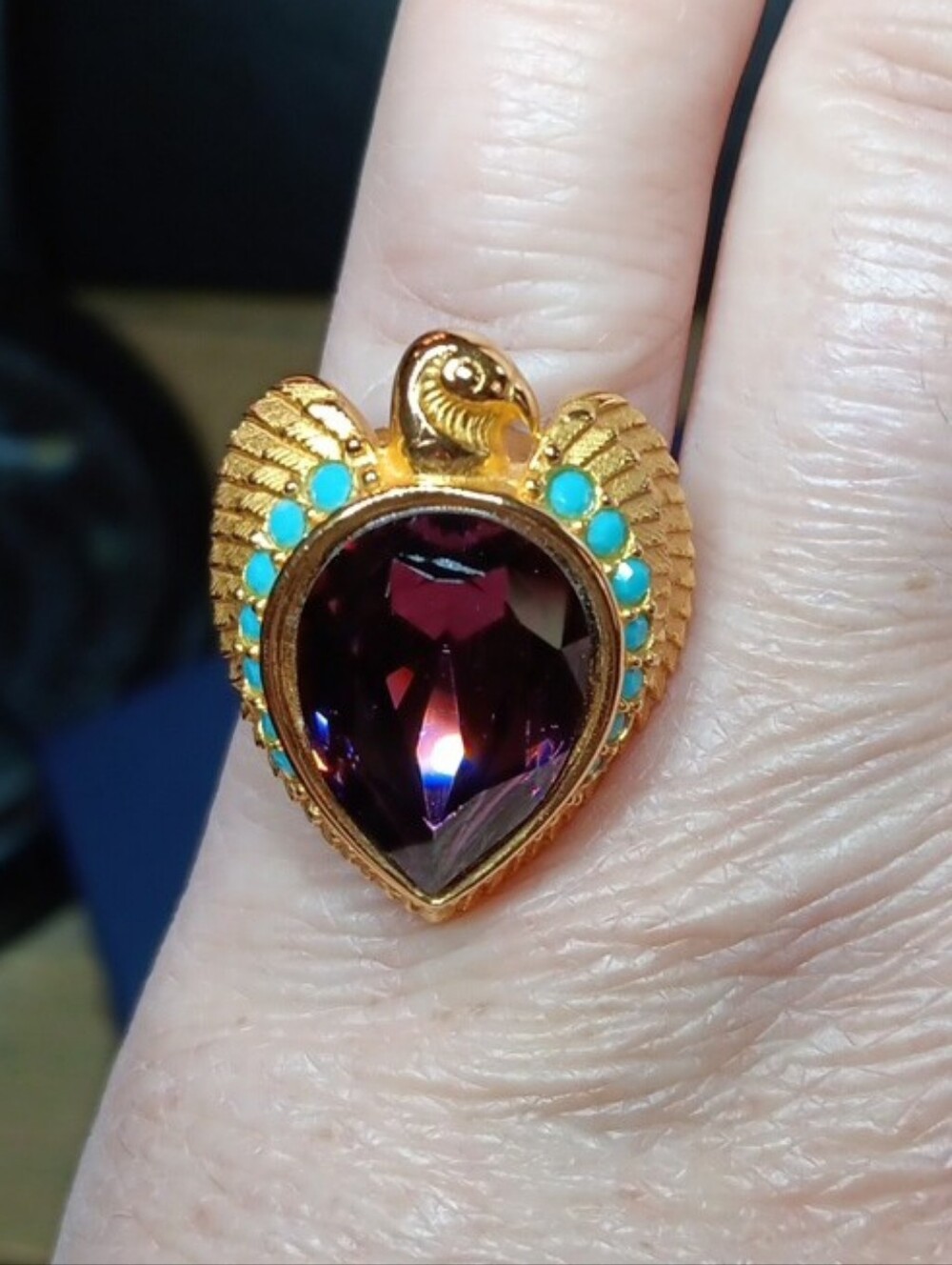 Elizabeth Taylor Avon Egyptian Falcon Ring - Picture 2 of 14